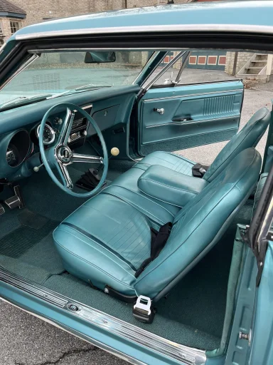 Vehicle image 76